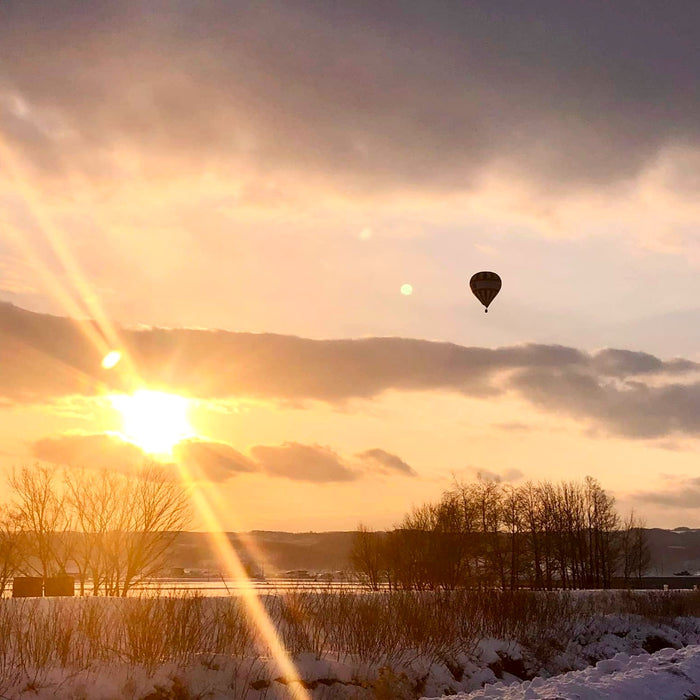 Hot air ballooning free flght in winter/ Furano