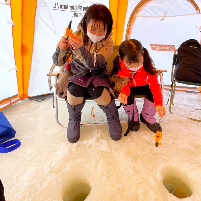Private guided ice fishing tour / Sapporo