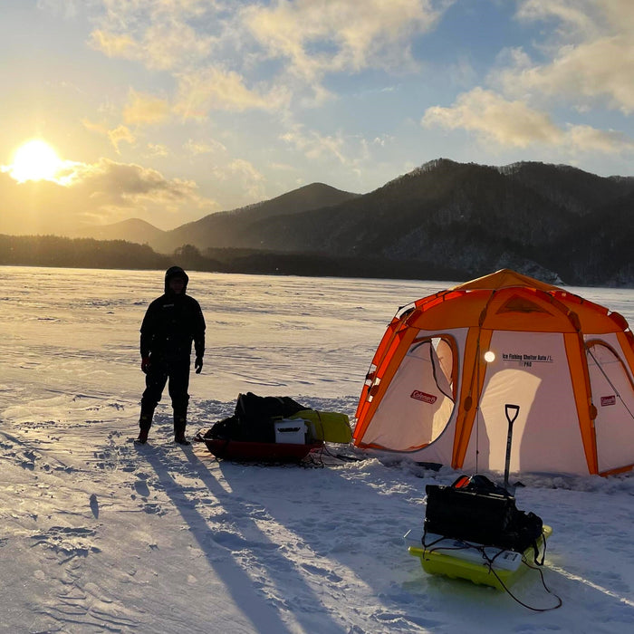 Private guided ice fishing tour / Sapporo